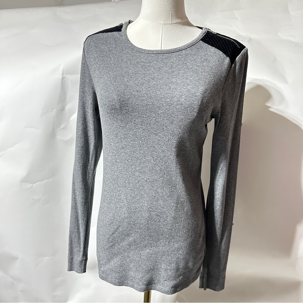 👉Lauren Ralph Lauren Gray Long Sleeve Top with Faux Suede Shoulder Panels Womens